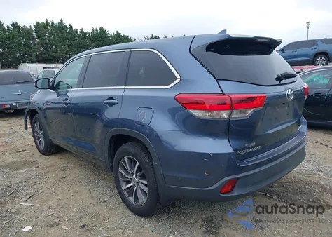 2018 Toyota Highlander Xle z USA, uszkodzony, nr VIN 5TDJZRFH2JS860847
